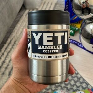 Yeti beer can cooler